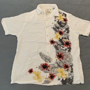 Tasso Elba Island Shirt Mens Medium White Floral Hawaiian Rayon Button Up Casual